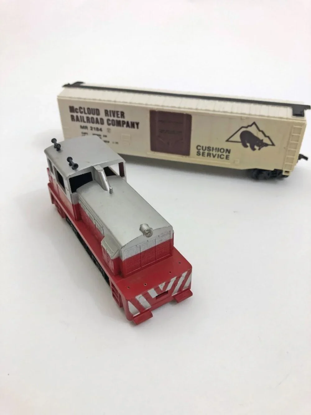 HO Scale Set-2 Not Working Diesel Engine & Box Car - Picture 5 of 7